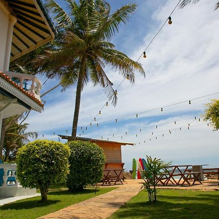 Alma Beach Hotel Weligama Exterior photo