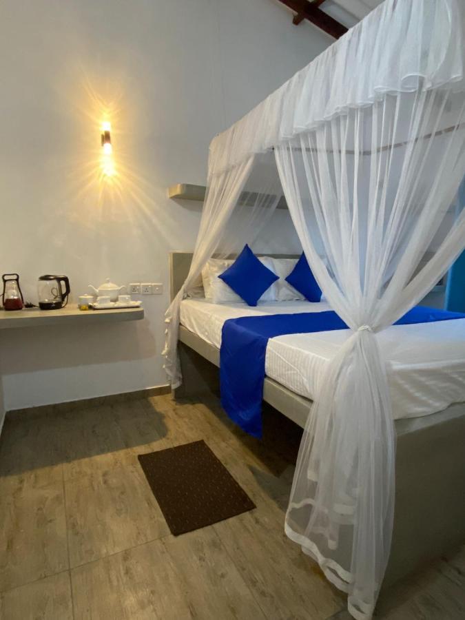 Alma Beach Hotel Weligama Exterior photo