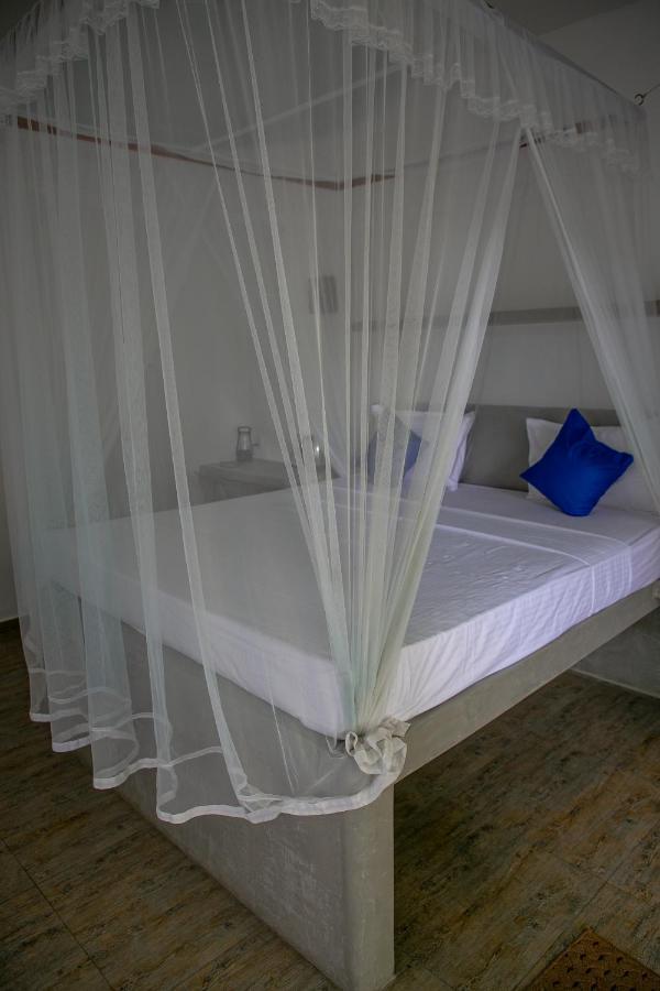 Alma Beach Hotel Weligama Exterior photo