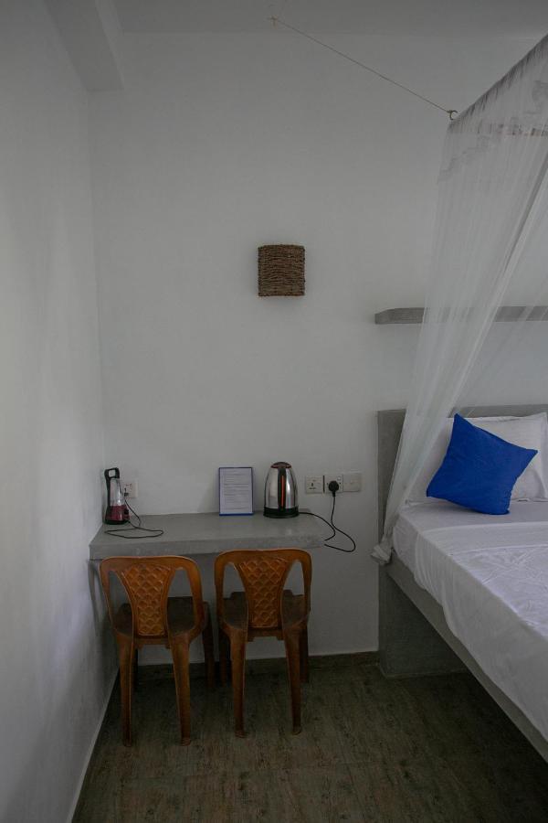 Alma Beach Hotel Weligama Exterior photo